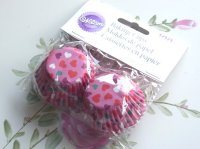 画像1: Wilton ミニベーキングカップ フリンジミニハート 100枚入