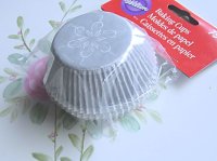 画像1: Wilton ベーキングカップ スパークルシルバー 75枚入