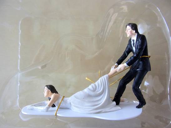 面白い ウエディングケーキの飾り 海外