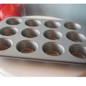 画像4: 大特価セール ミニカッププレゼント付き／Wilton マフィン型　ミニサイズ　12個取り (4)